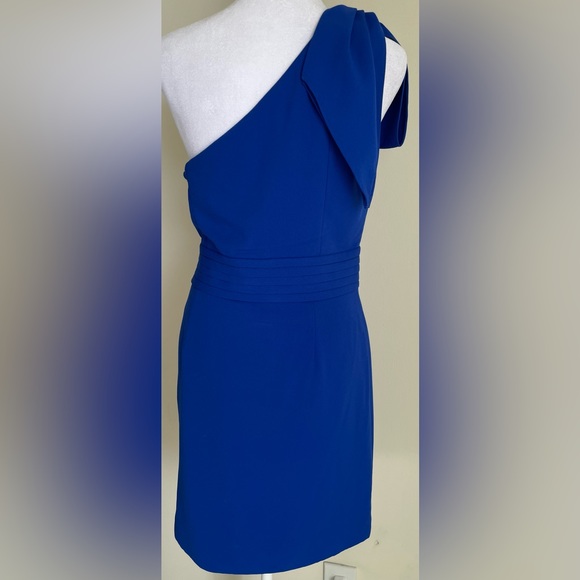 MINUET by MODCLOTH ONE SHOULDER BOW, PLEATED WAIST, SIDE ZIP, SZ L, ROYAL BLUE - Picture 17 of 17